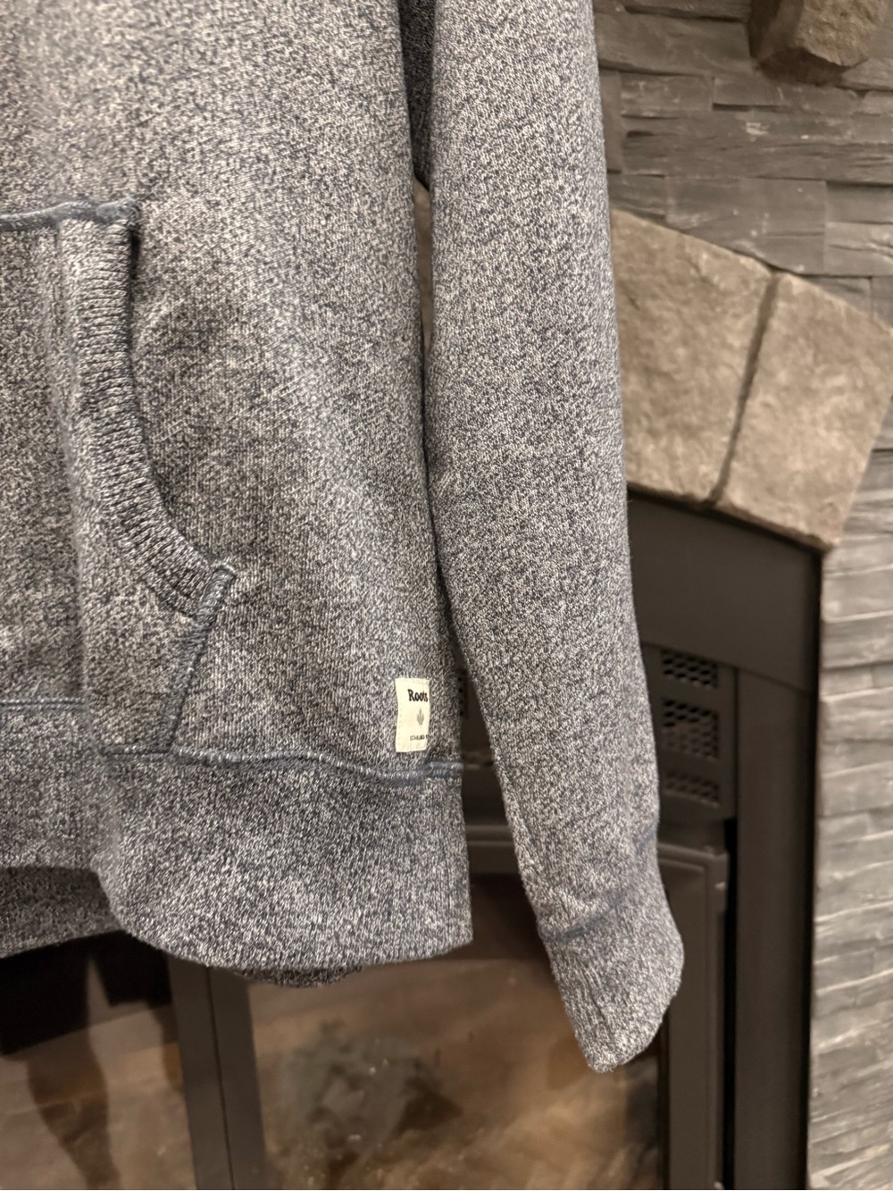 Roots Gray Heather Hoodie with Cream Beaver Logo could be Women’s or Men’s - Picture 4 of 5